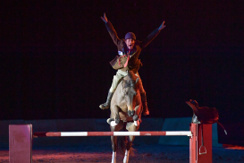 artiste et cheval en piste