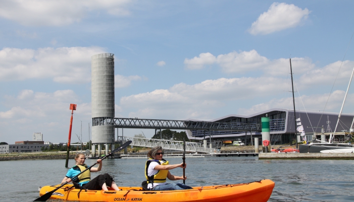 Kayak sur le spot de Lorient La Base